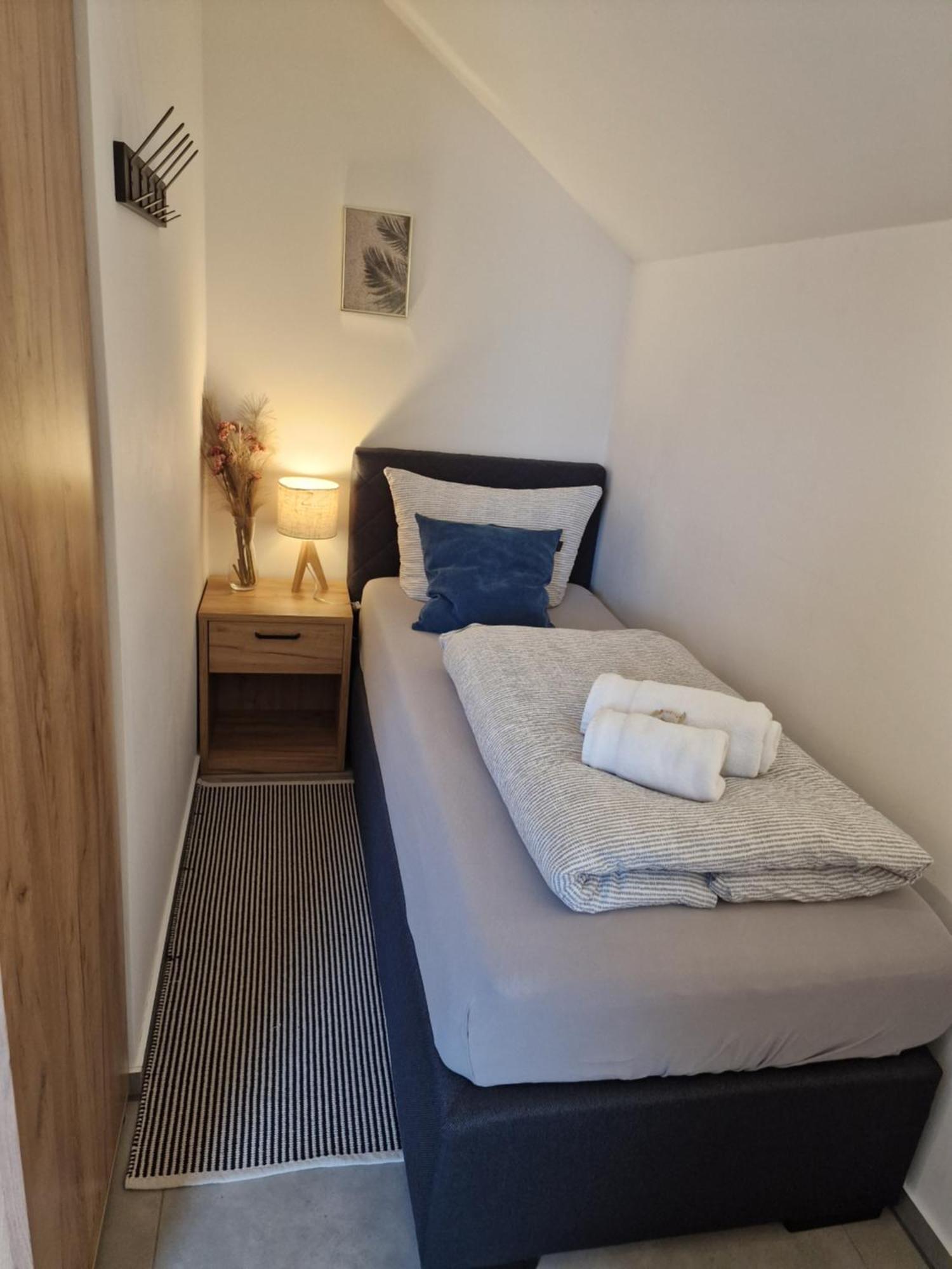 Ferienwohnung - Nachtigall 1 Bad Hersfeld Bagian luar foto